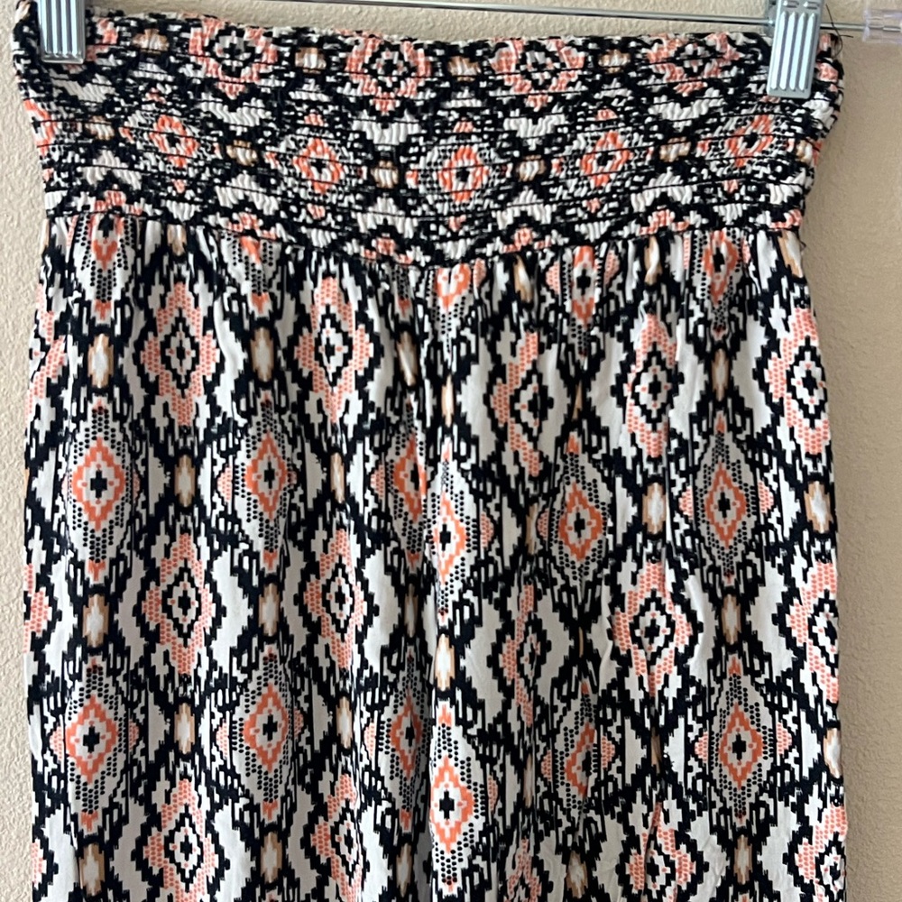 Geometric Patterned Pants - Picture 2 of 4